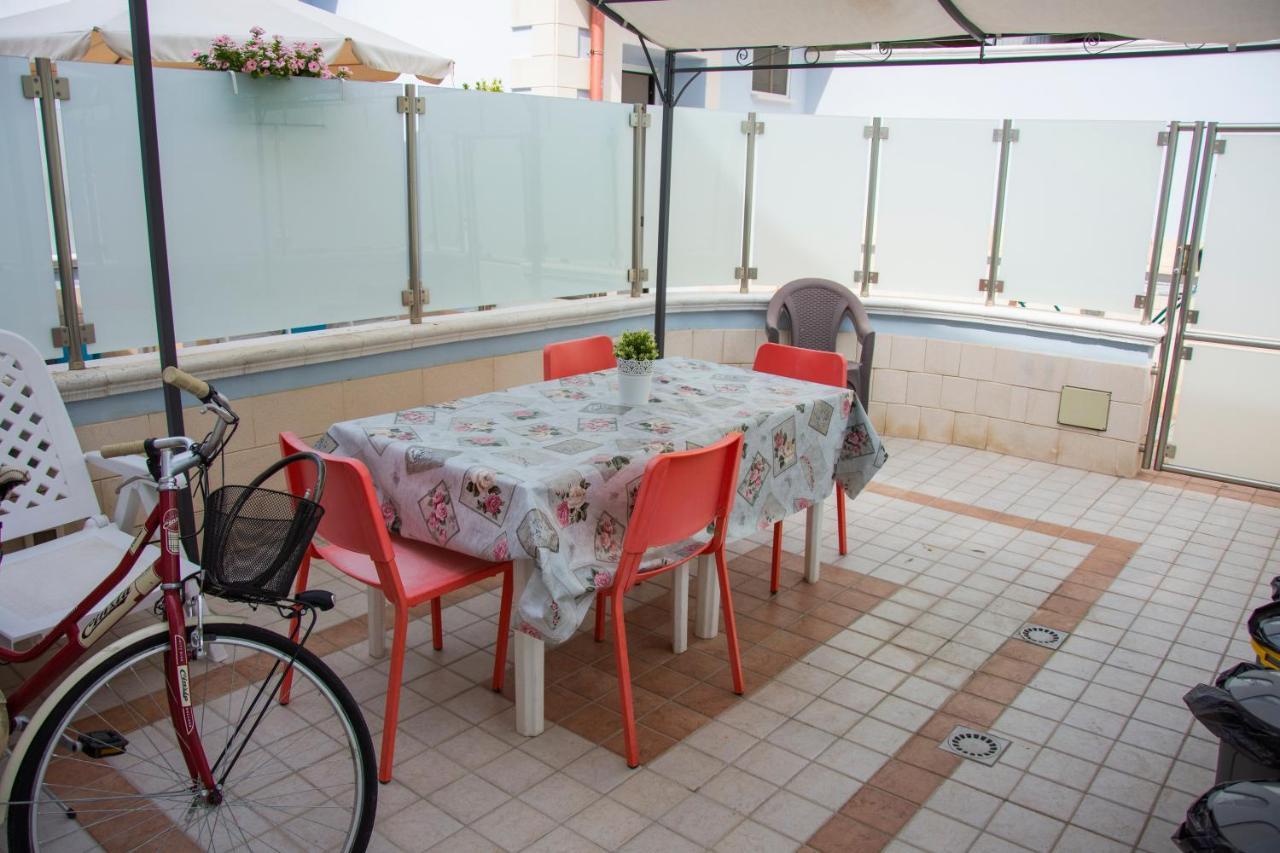 B&B Domus Del Sole Siponto Luaran gambar